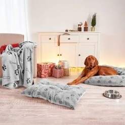 ZooRoyal Kuschelbett Rund Für Haustiere 95 Cm -Deutschland Wuff Spielzeug Verkaufs-Shop zooroyal kuschelbett pfoten grau 4
